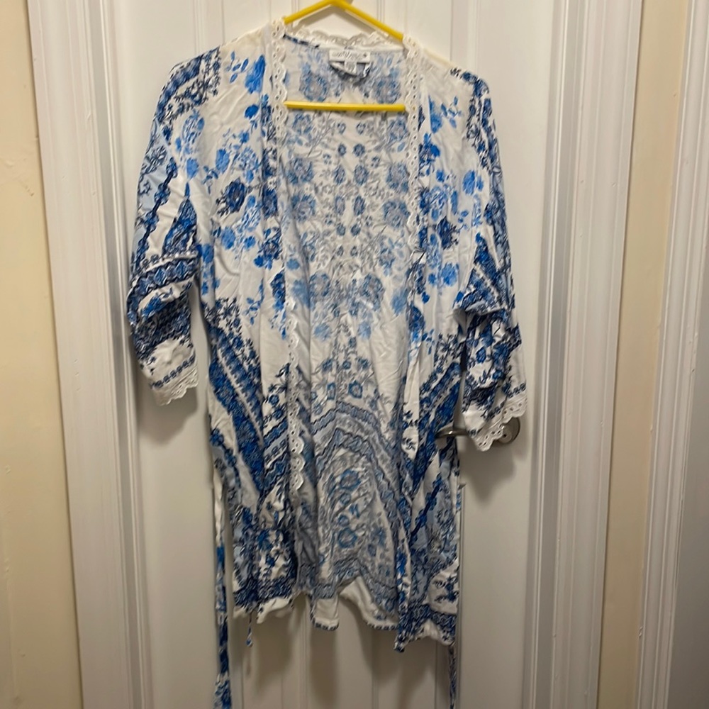 Blue & White Floral Robe